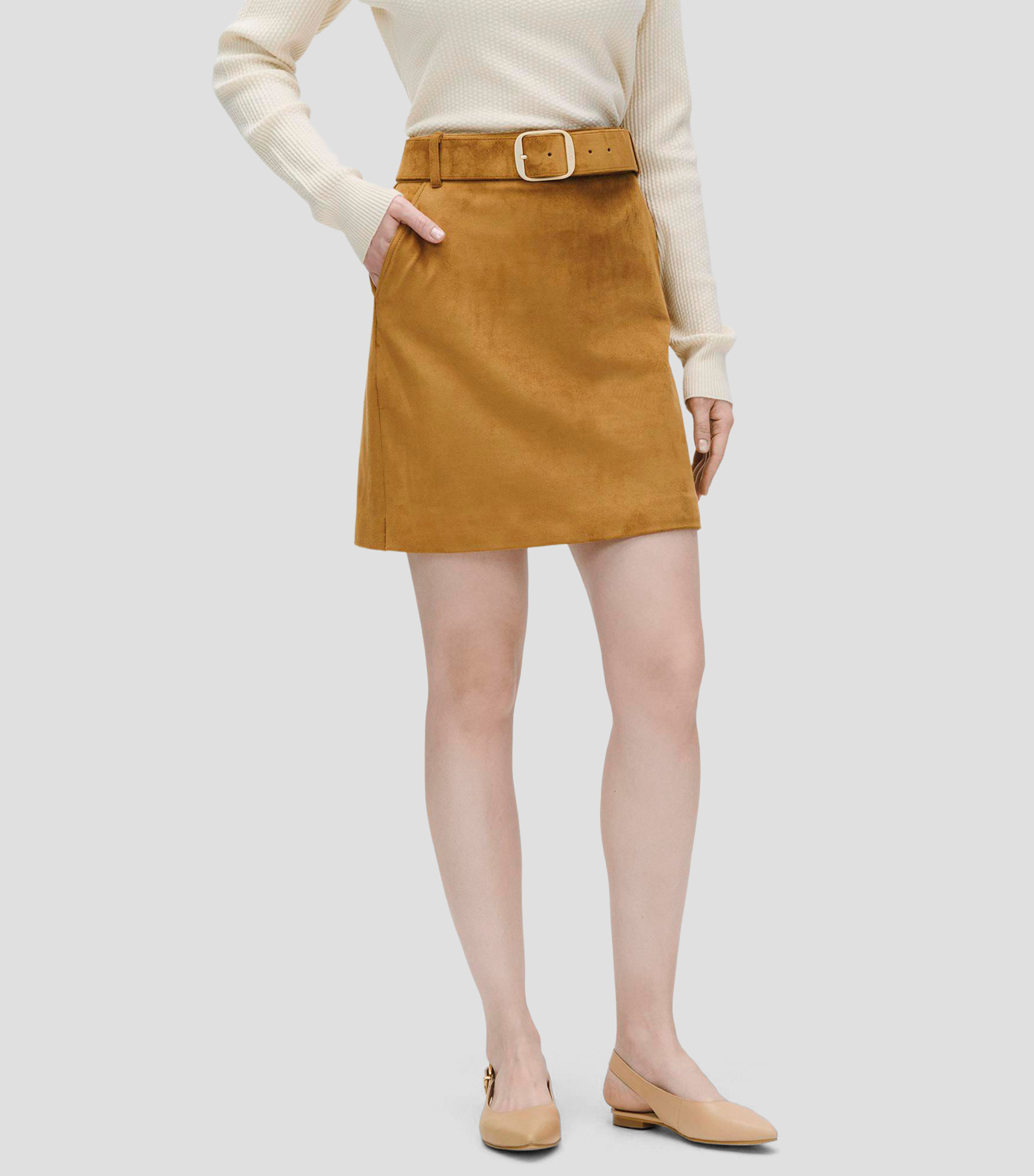 Mini falda de suede cognac con cinturón Mujer